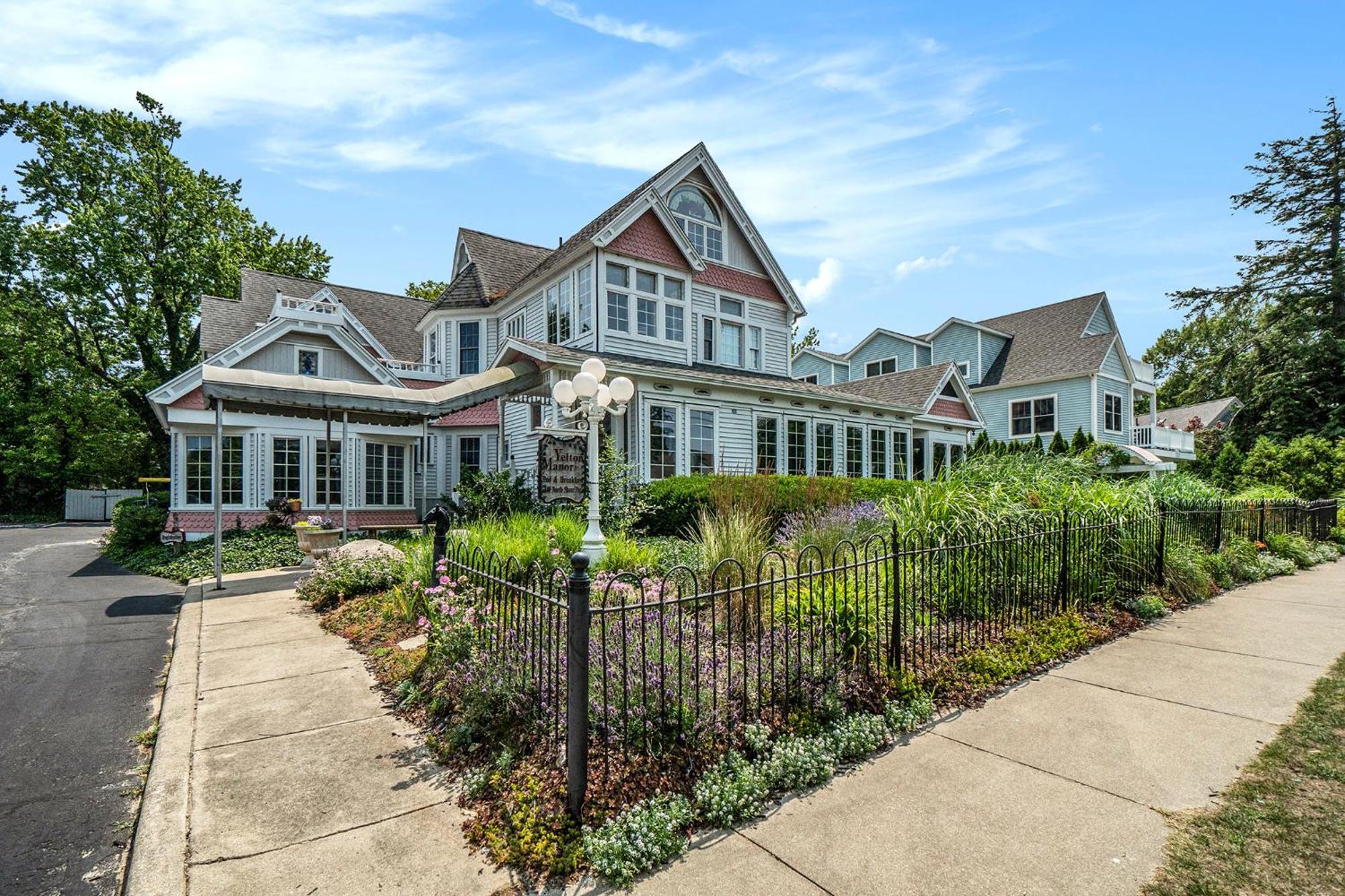 Yelton Manor Bed And Breakfast South Haven Exterior foto
